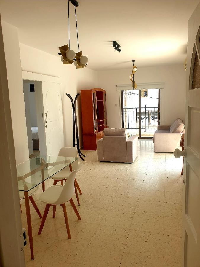 Spacious 2 Bedroom Appartment Near Mall -Internet 1Gbps Paphos Exterior photo